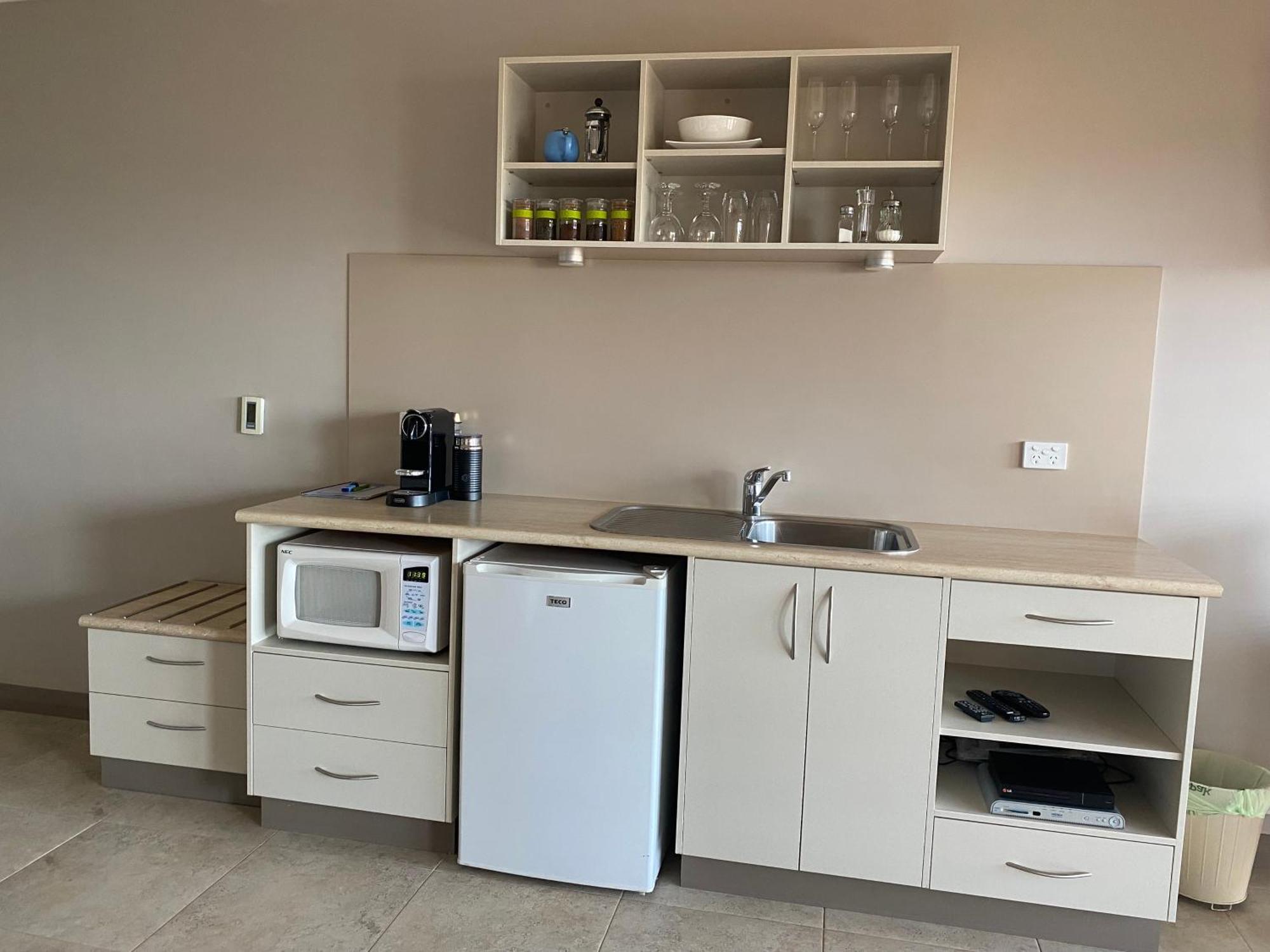 Saltair Luxury Accommodation - Adults Only Олбані Екстер'єр фото